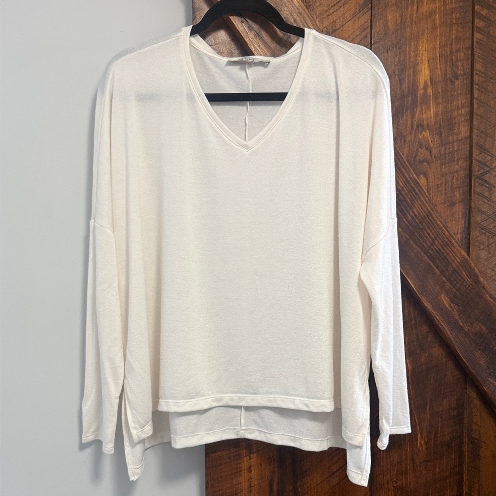 LOFT Cream Long Sleeve V-Neck Top